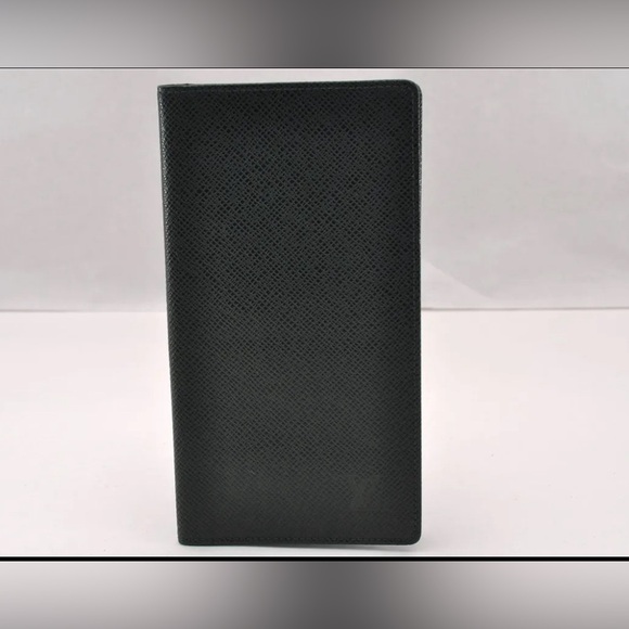 AUTHENTIC LOUIS VUITTON Taiga Porte 14 Cartes M30404 Dark Green 2333I - Picture 3 of 14